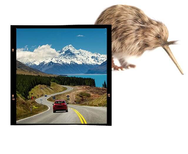 Carro indo em direção as montanhas de gelo da Nova Zelândia