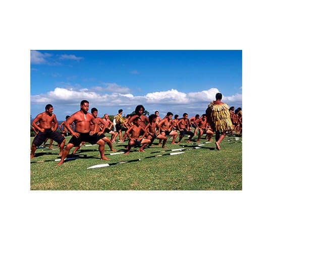 Povo Maori dança de ritual cultural na Nova Zelândia