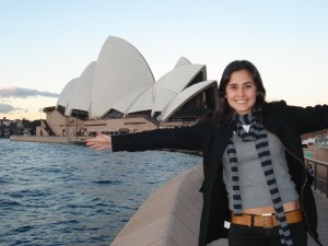 Marcela no Opera House em Sidney 