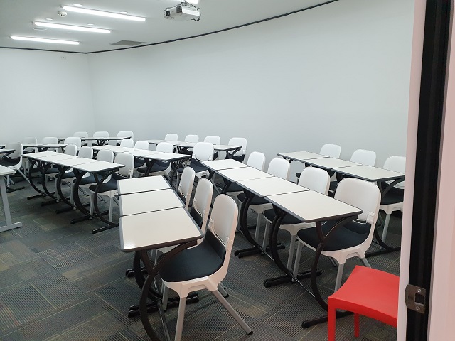 English Unlimited - Sydney Manly