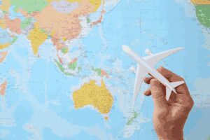 Mapa da Austrália com miniatura de avião sobrevoando